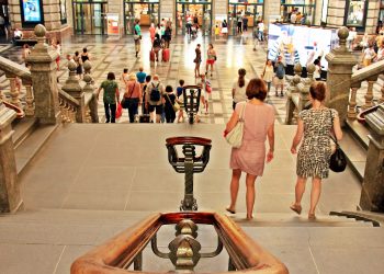 Jak centra handlowe radzą sobie z liczeniem klientów? Czy prosty system IT Covid Guard im w tym pomoże?