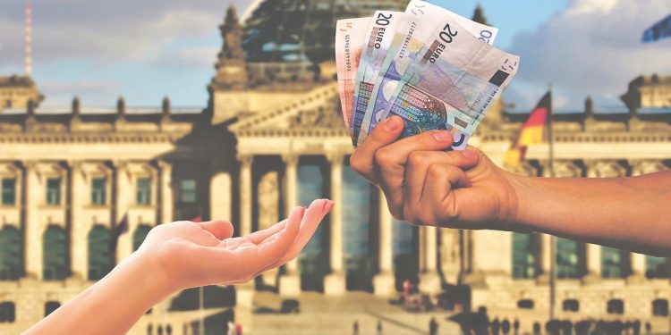 Jak mają przeżyć banki?