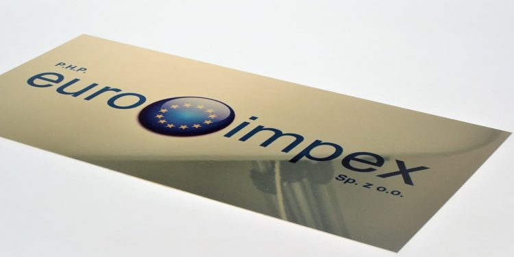 Co powinno znaleźć się w każdym biurze? Sprawdź niezbędne, choć nieoczywiste wyposażenie