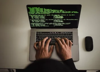 W jaki sposób wirtualny sekretariat może usprawnić pracę przedsiębiorstwa?