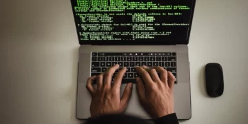 W jaki sposób wirtualny sekretariat może usprawnić pracę przedsiębiorstwa?
