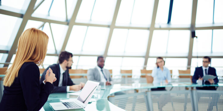 Jak prowadzić spotkania z zespołem?